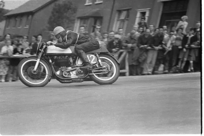 Framed Print : Syd Barnett (Norton) 1952 Senior TT Framed Print : Syd Barnett (Norton) 1952 Senior TT