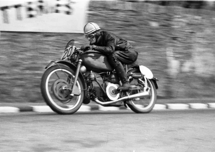 Framed Print : Syd Lawton (Guzzi) 1952 Lightweight TT Framed Print : Syd Lawton (Guzzi) 1952 Lightweight TT