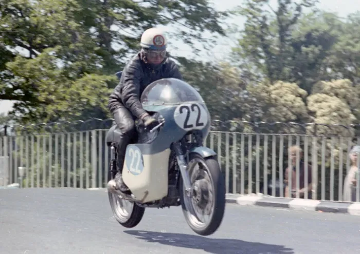 Framed Print : Syd Mizen (AJS) 1965 Junior TT Framed Print : Syd Mizen (AJS) 1965 Junior TT
