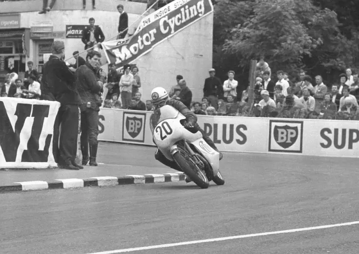 Framed Print : Syd Mizen (Greeves) 1965 Lightweight TT Framed Print : Syd Mizen (Greeves) 1965 Lightweight TT