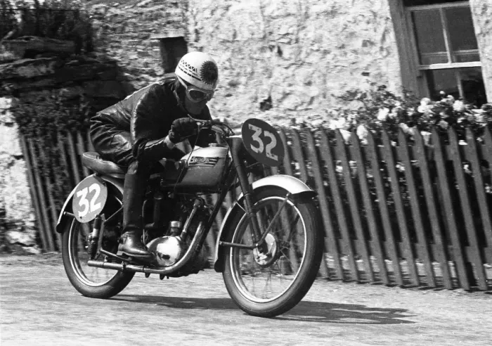 Framed Print : Syd Mizen (Triumph) 1955 Southern 100 Framed Print : Syd Mizen (Triumph) 1955 Southern 100