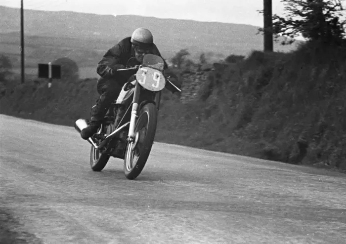 Framed Print : Syl Anderton (AJS) 1951 Junior TT Framed Print : Syl Anderton (AJS) 1951 Junior TT