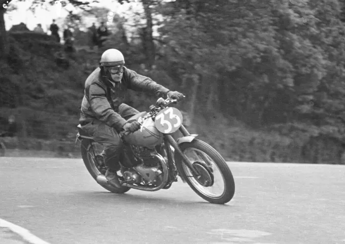 Framed Print : Syl Anderton (Triumph) 1949 Senior TT Framed Print : Syl Anderton (Triumph) 1949 Senior TT