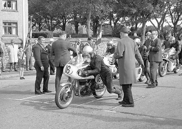 T Neil Kelly (Velocette) 1967 Senior Manx Grand Prix