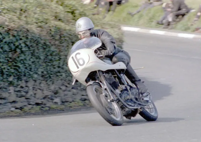Framed Print : T Neil Kelly (Velocette) 1967 Senior Manx Grand Prix