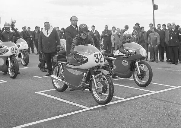 T Neil Kelly (Velocette Metisse) and Chris Bloyce (AJS) 1969 Manx Grand Prix