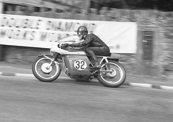T Neil Kelly (Velocette Metisse) 1969 Senior Manx Grand Prix