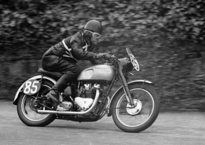 Framed Print : T Southward (Triumph) 1952 Senior Clubman TT Framed Print : T Southward (Triumph) 1952 Senior Clubman TT