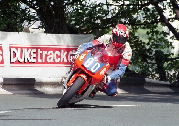Ted Roebuck (Yamaha) 2002 Lightweight 250 TT
