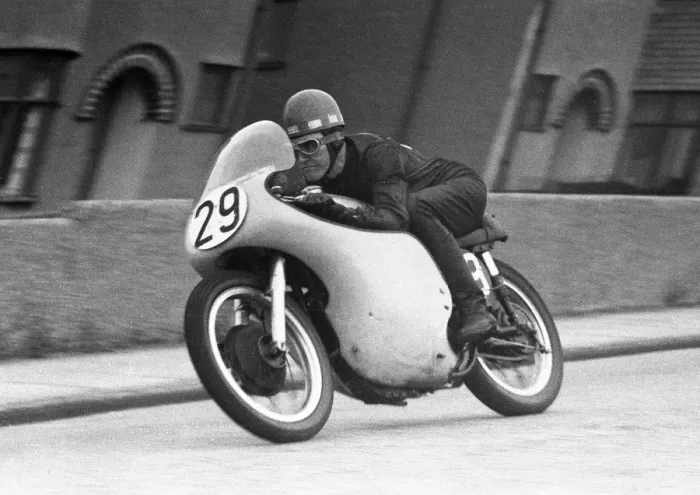 Framed Print : Terry Shepherd (Norton) 1958 Senior TT Framed Print : Terry Shepherd (Norton) 1958 Senior TT