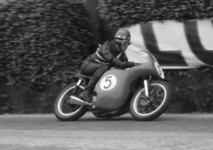 Framed Print : Terry Shepherd (Norton) 1959 Senior Formula One TT Framed Print : Terry Shepherd (Norton) 1959 Senior Formula One TT
