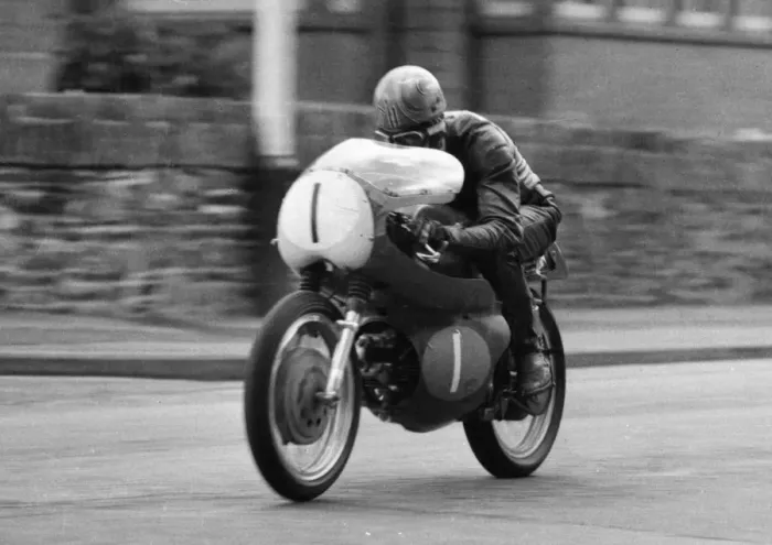 Framed Print : Thomas Irvine (Aermacchi) 1966 Lightweight Manx Grand Prix Framed Print : Thomas Irvine (Aermacchi) 1966 Lightweight Manx Grand Prix