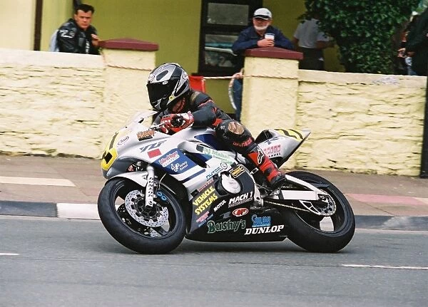 Thomas Montano (Yamaha) 2004 Senior TT
