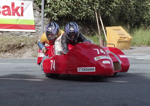 Thomas Pearce & Rod Pearce (Yamaha) 1993 Sidecar TT