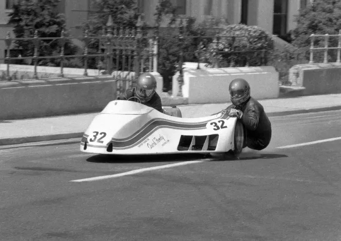 Framed Print : Tim Eade & Chris Plant (Quirk Yamaha) 1984 Sidecar TT