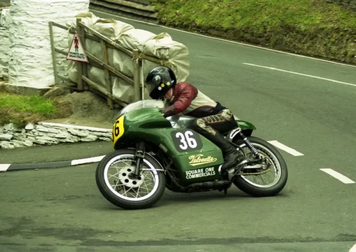 Framed Print : Tim Johnson (Velocette) 2000 Senior Classic Manx Grand Prix