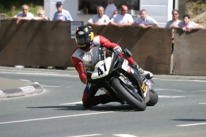 Framed Print : Tim Poole (Yamaha) 2006 Superbike TT Framed Print : Tim Poole (Yamaha) 2006 Superbike TT