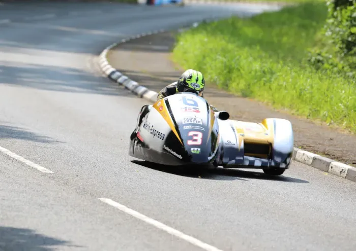 Framed Print : Tim Reeves & Mark Wilkes (Yamaha) 2019 Sidecar TT Framed Print : Tim Reeves & Mark Wilkes (Yamaha) 2019 Sidecar TT