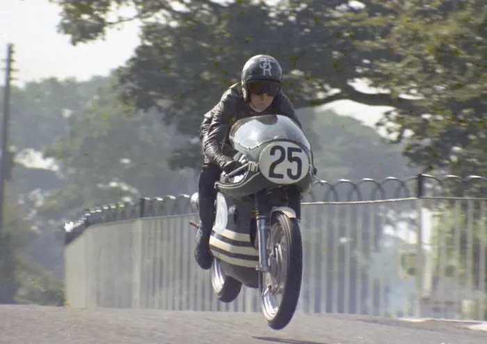 Framed Print : Tim Rigg (Norton) 1971 Junior Manx Grand Prix