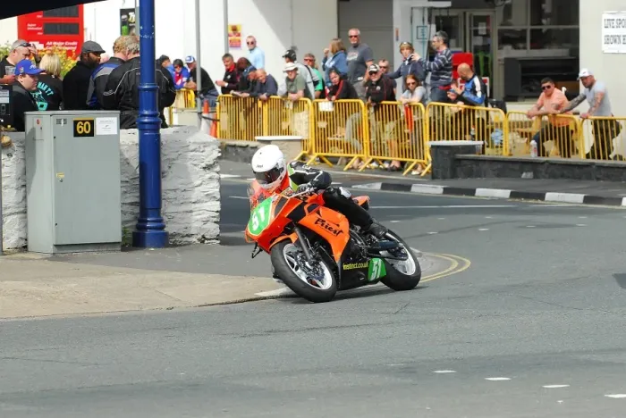Framed Print : Tim Sayers (Kawasaki) 2015 Lightweight TT Framed Print : Tim Sayers (Kawasaki) 2015 Lightweight TT