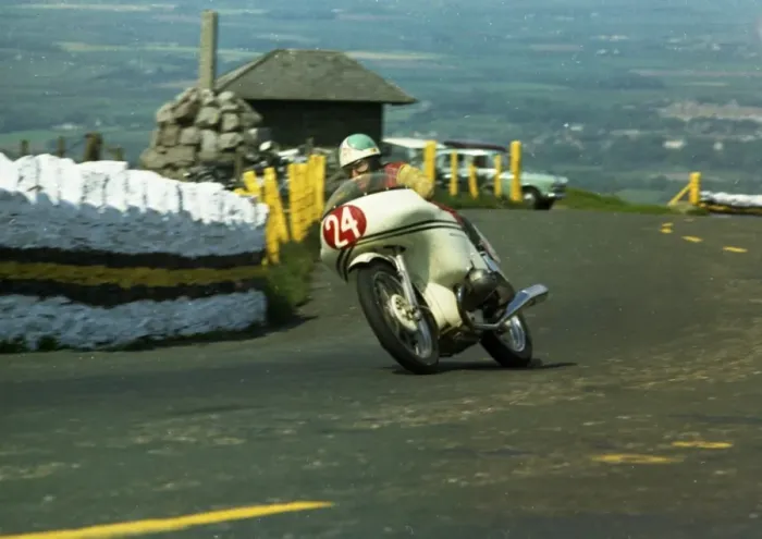 Framed Print : Tom Dickie at Guthries Memorial: 1971 Production TT Framed Print : Tom Dickie at Guthries Memorial: 1971 Production TT