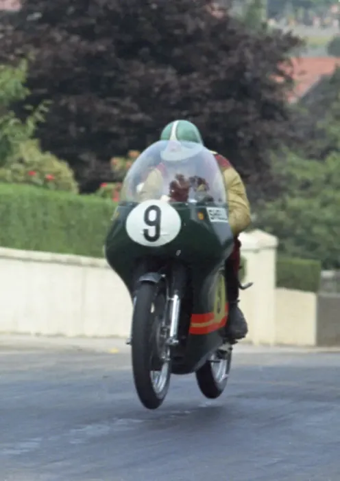 Framed Print : Tom Dickie (Kuhn Seeley) 1970 Senior TT Framed Print : Tom Dickie (Kuhn Seeley) 1970 Senior TT