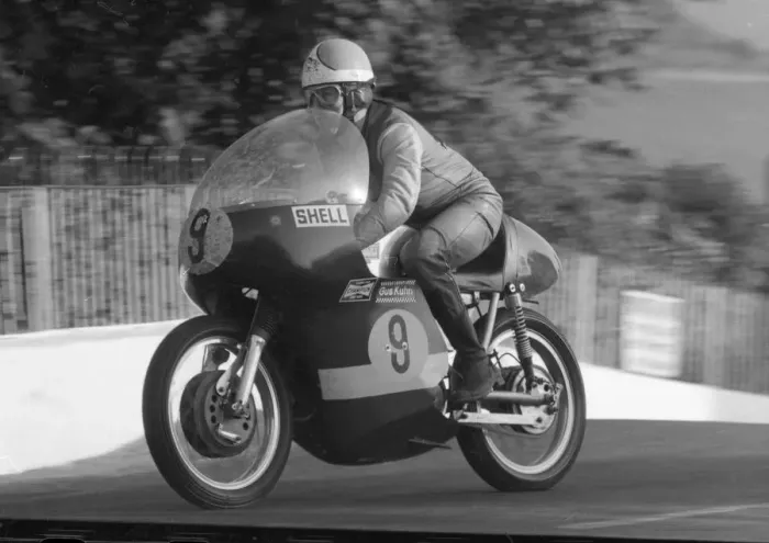 Framed Print : Tom Dickie (Kuhn Seeley) 1970 Senior TT practice Framed Print : Tom Dickie (Kuhn Seeley) 1970 Senior TT practice