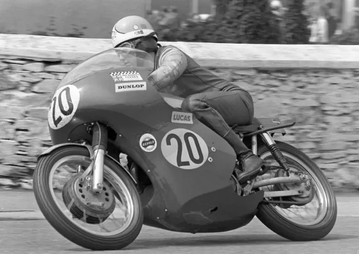 Framed Print : Tom Dickie (Matchless) 1971 Senior TT Framed Print : Tom Dickie (Matchless) 1971 Senior TT