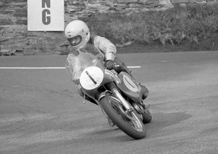 Framed Print : Tom Dickie (Matchless) 1972 Senior TT Framed Print : Tom Dickie (Matchless) 1972 Senior TT