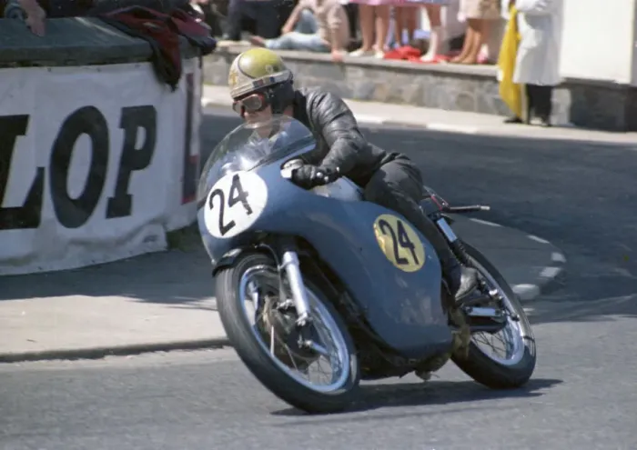 Framed Print : Tom Dickie (Petty Norton) 1968 Senior TT Framed Print : Tom Dickie (Petty Norton) 1968 Senior TT