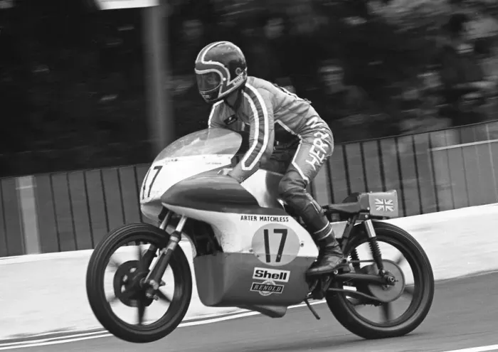 Framed Print : Tom Herron (Arter Matchless) 1975 Senior TT Framed Print : Tom Herron (Arter Matchless) 1975 Senior TT