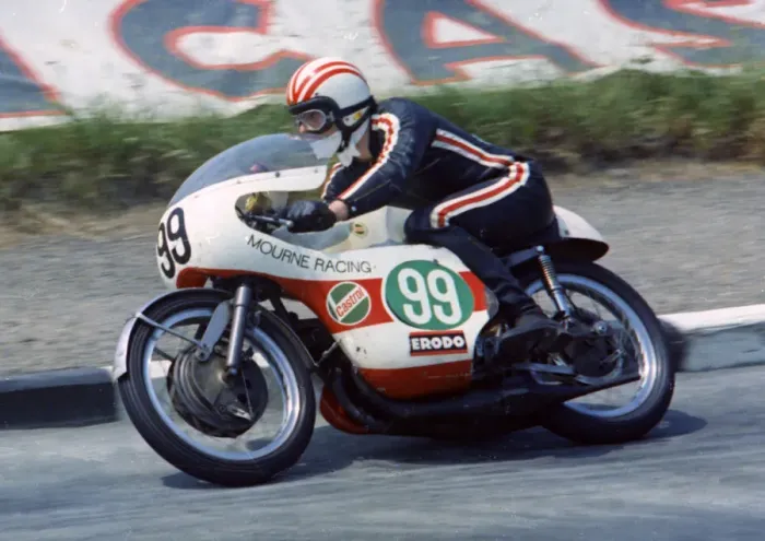 Framed Print : Tom Herron (Yamaha) 1970 Lightweight TT Framed Print : Tom Herron (Yamaha) 1970 Lightweight TT