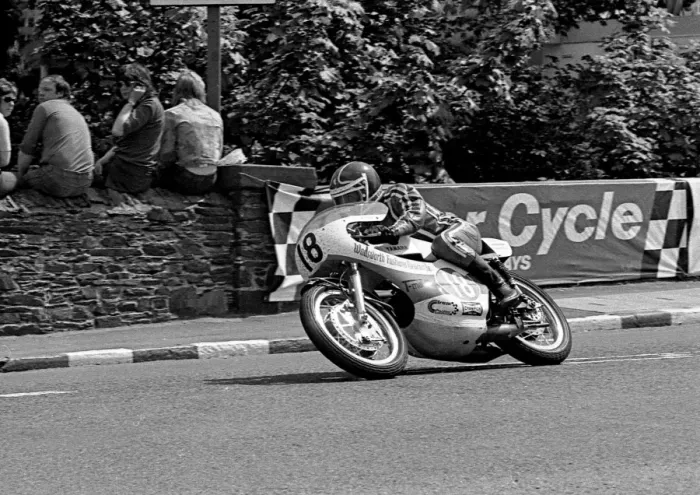 Framed Print : Tom Herron (Yamaha) 1973 Lightweight TT