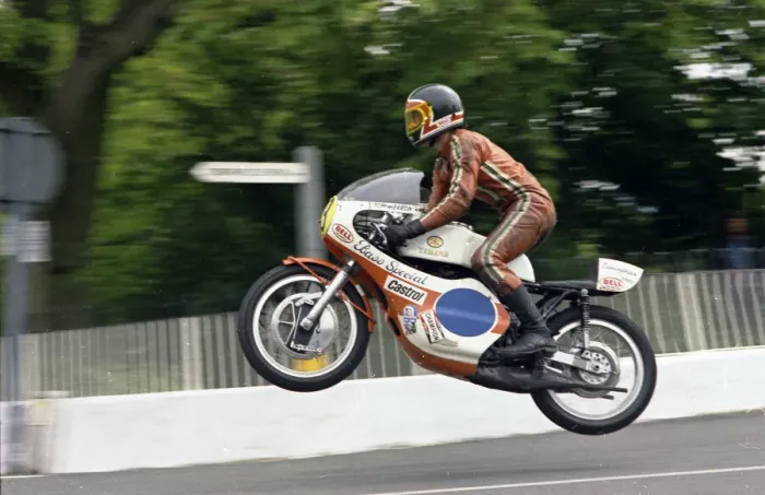 Framed Print : Tom Herron (Yamaha) 1974 Senior TT Framed Print : Tom Herron (Yamaha) 1974 Senior TT