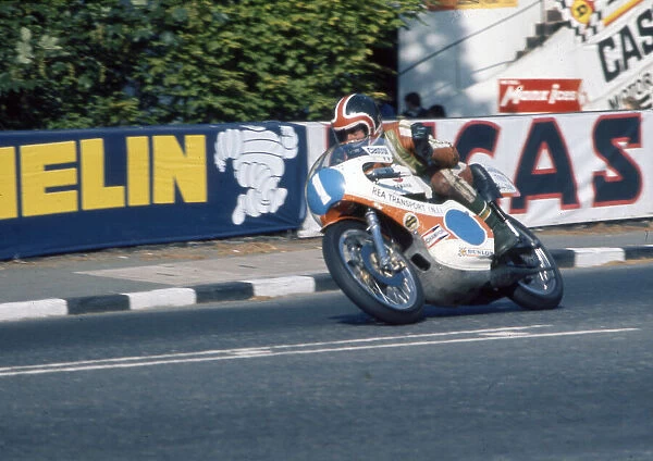 Tom Herron (Yamaha) 1975 Junior TT