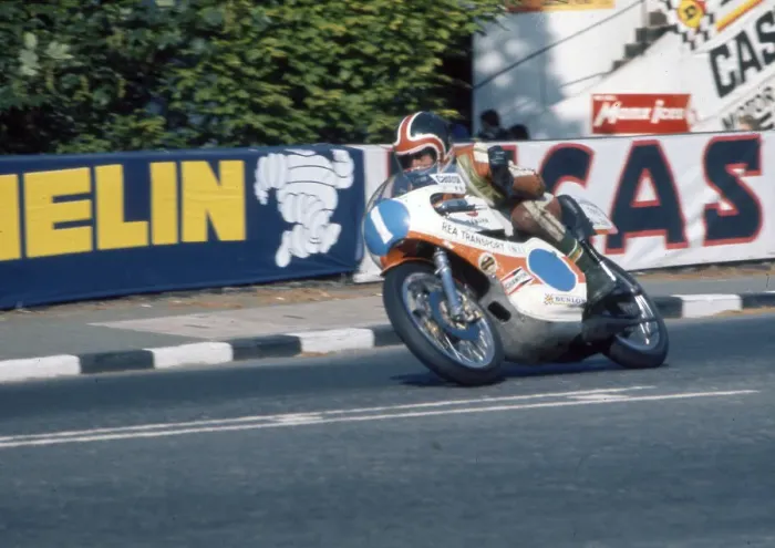 Framed Print : Tom Herron (Yamaha) 1975 Junior TT Framed Print : Tom Herron (Yamaha) 1975 Junior TT