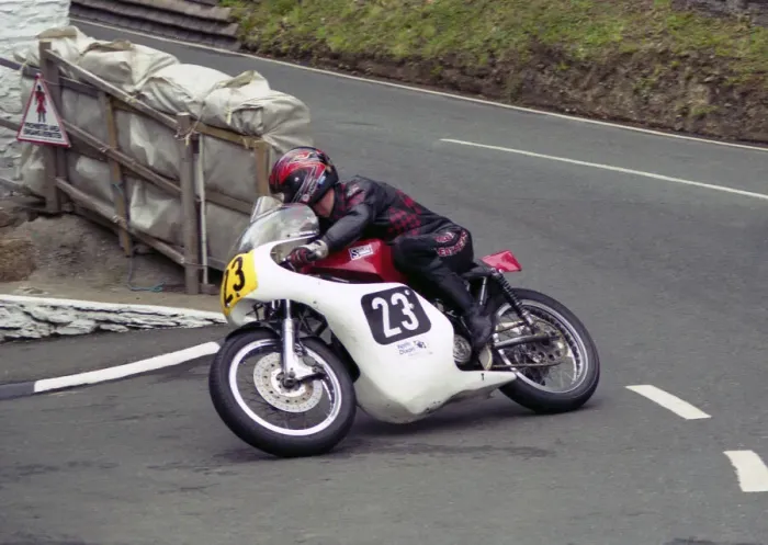 Framed Print : Tom Jackson (Dixon Seeley) 2000 Senior Classic Manx Grand Prix Framed Print : Tom Jackson (Dixon Seeley) 2000 Senior Classic Manx Grand Prix