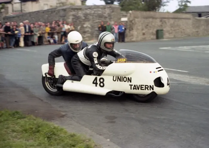 Framed Print : Tom Jackson & Ian Wightman (Kawasaki) 1980 Southern 100 Framed Print : Tom Jackson & Ian Wightman (Kawasaki) 1980 Southern 100