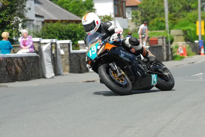 Framed Print : Tom Llewellyn (Kawasaki) 2012 Southern 100 Framed Print : Tom Llewellyn (Kawasaki) 2012 Southern 100