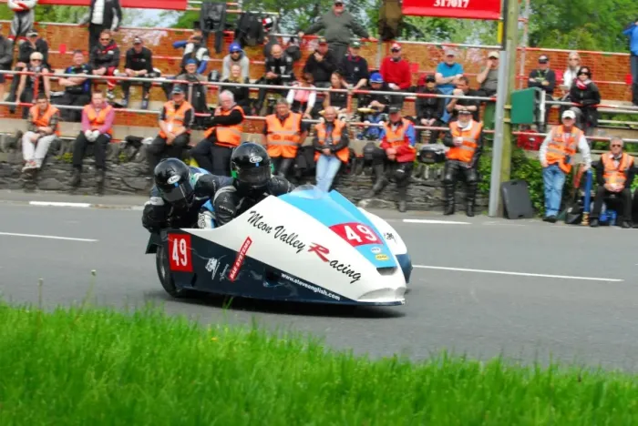 Framed Print : Tom Quaye & Tom Quaye (MRE Suzuki) 2013 Sidecar TT Framed Print : Tom Quaye & Tom Quaye (MRE Suzuki) 2013 Sidecar TT
