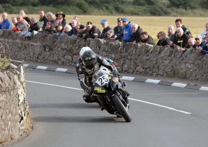 Framed Print : Tom Snow (Yamaha) 2022 Southern 100 Framed Print : Tom Snow (Yamaha) 2022 Southern 100