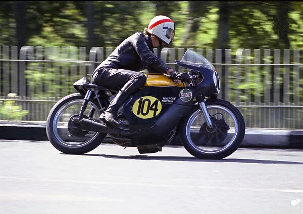 Tom Thomson (Norton) 1972 Senior Manx Grand Prix
