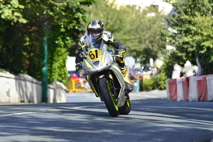 Framed Print : Tom Weedon (Triumph) 2014 Senior Manx Grand Prix Framed Print : Tom Weedon (Triumph) 2014 Senior Manx Grand Prix