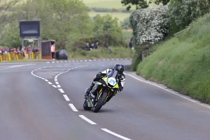 Framed Print : Tom Weedon (Yamaha) 2022 Supersport TT Framed Print : Tom Weedon (Yamaha) 2022 Supersport TT