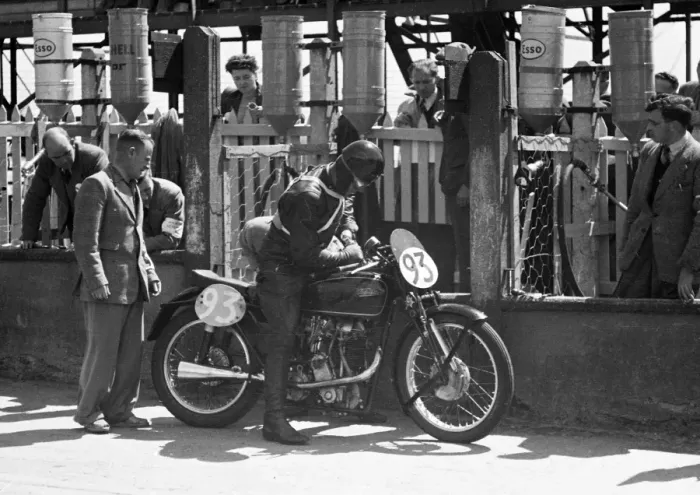 Framed Print : Tommy McEwan (Velocette) 1949 Junior TT