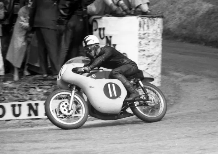 Framed Print : Tommy Robb (Bultaco) 1961 Ultra Lightweight TT Framed Print : Tommy Robb (Bultaco) 1961 Ultra Lightweight TT