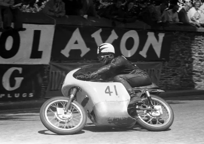 Framed Print : Tommy Robb (Ducati) 1959 Ultra Lightweight TT Framed Print : Tommy Robb (Ducati) 1959 Ultra Lightweight TT