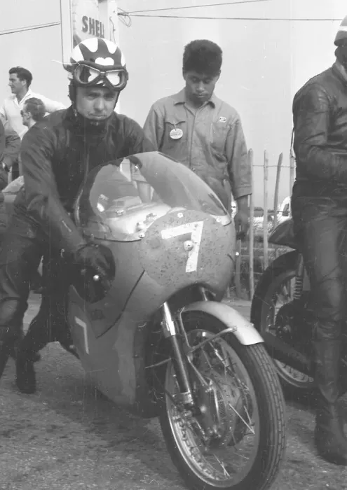 Framed Print : Tommy Robb (Honda) 1963 Junior TT Framed Print : Tommy Robb (Honda) 1963 Junior TT