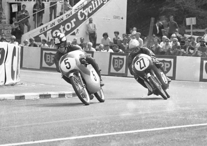 Framed Print : Tommy Robb (Suzuki) and Chris Walpole (Honda) 1967 50cc TT Framed Print : Tommy Robb (Suzuki) and Chris Walpole (Honda) 1967 50cc TT