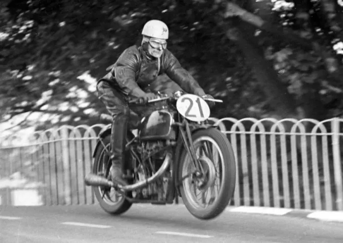 Framed Print : Tommy Tindle (Velocette) 1950 Junior TT Framed Print : Tommy Tindle (Velocette) 1950 Junior TT